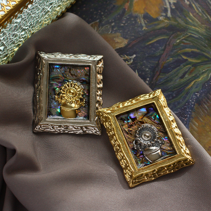 Винтажная брошь в виде подсолн – обзор и цена Vintage Collectible Pins