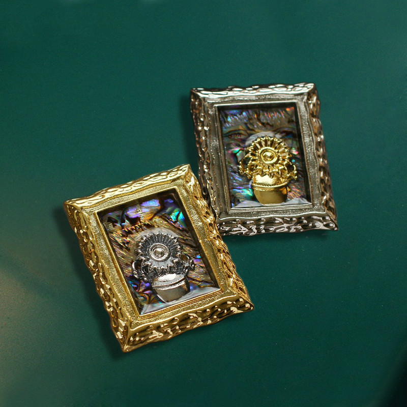 Винтажная брошь в виде подсолн – обзор и цена Vintage Collectible Pins